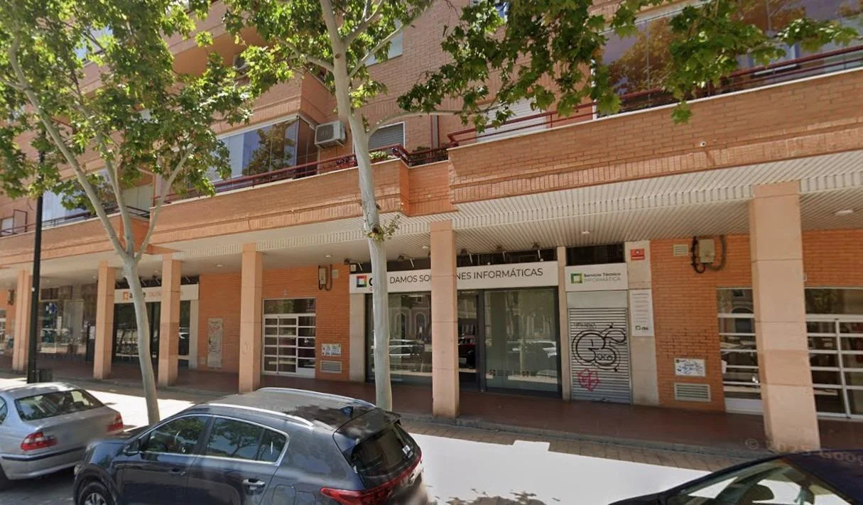 Reformed Zaragoza commercial unit, 255 m²