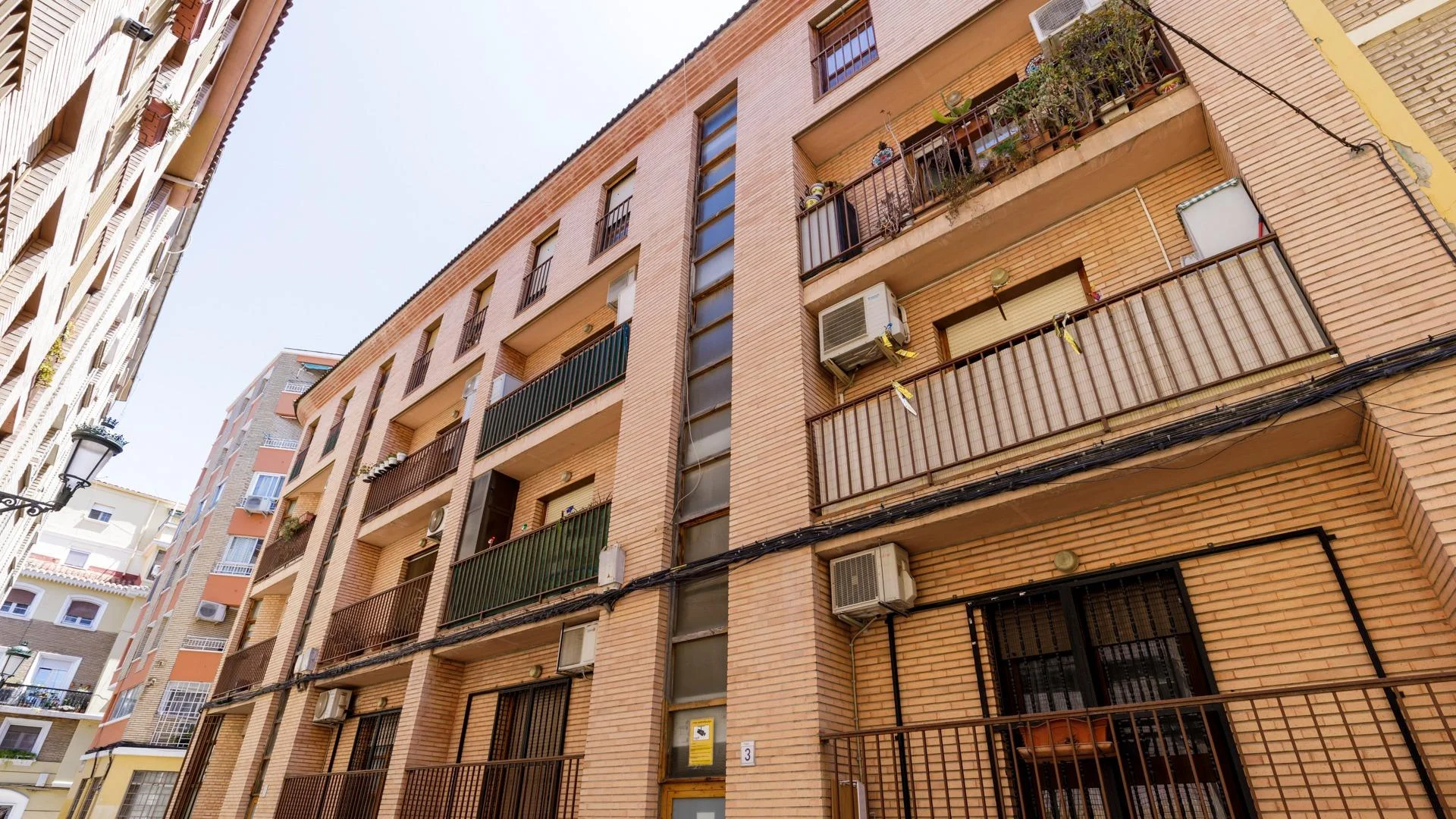 Piso para reformar con terraza privada