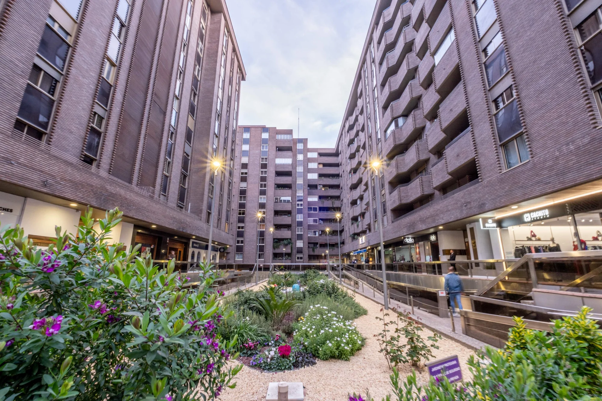 Central five-bedroom flat with terrace