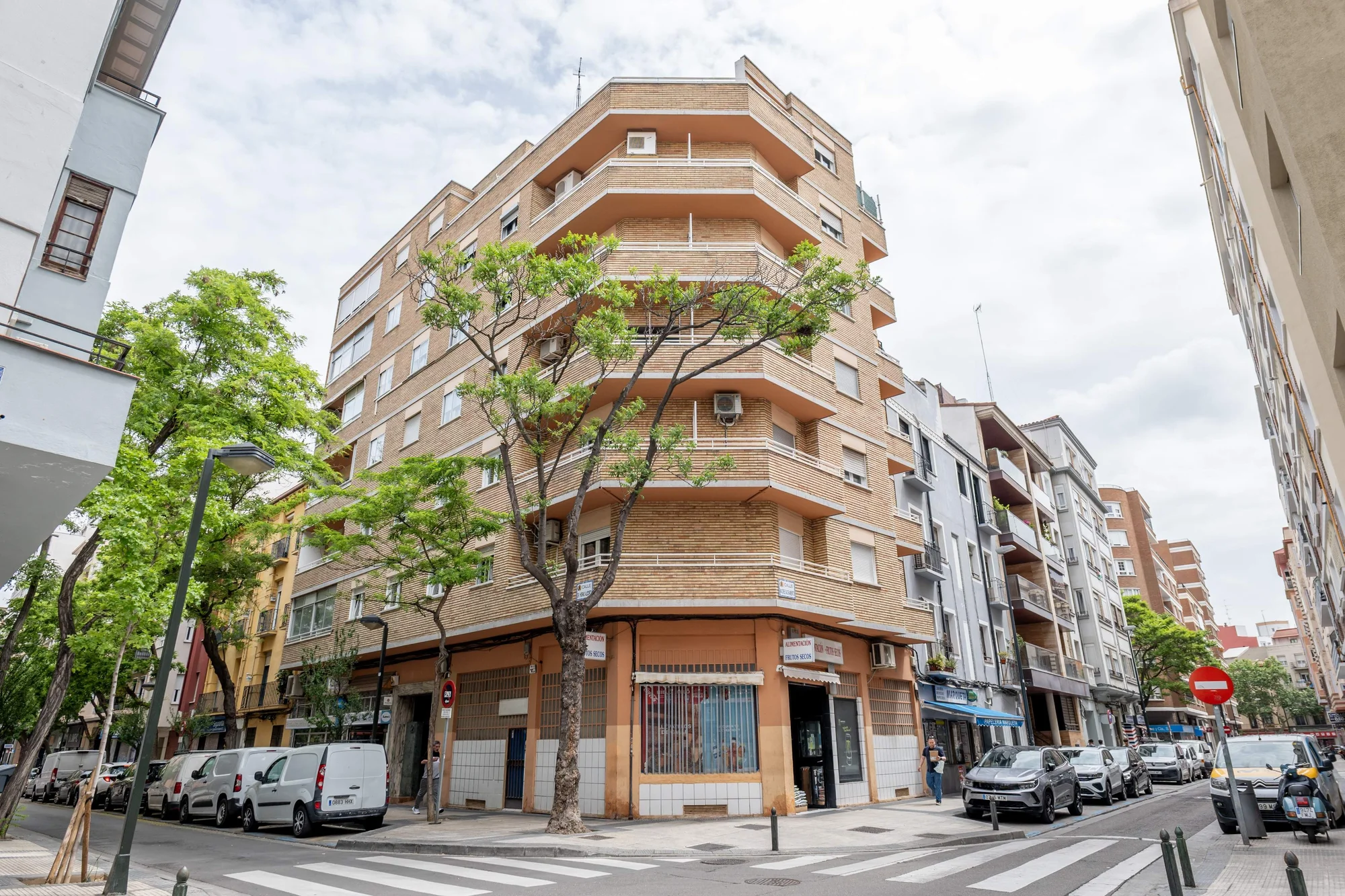Central Zaragoza flat, 2-bedroom exterior