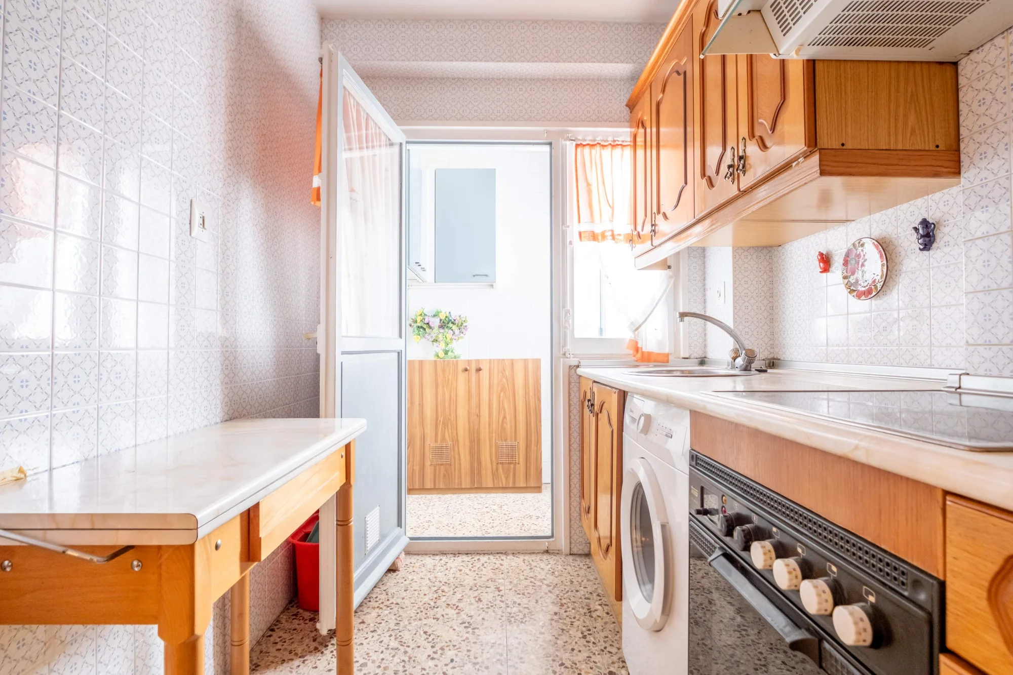 Central Zaragoza flat with renovation potential