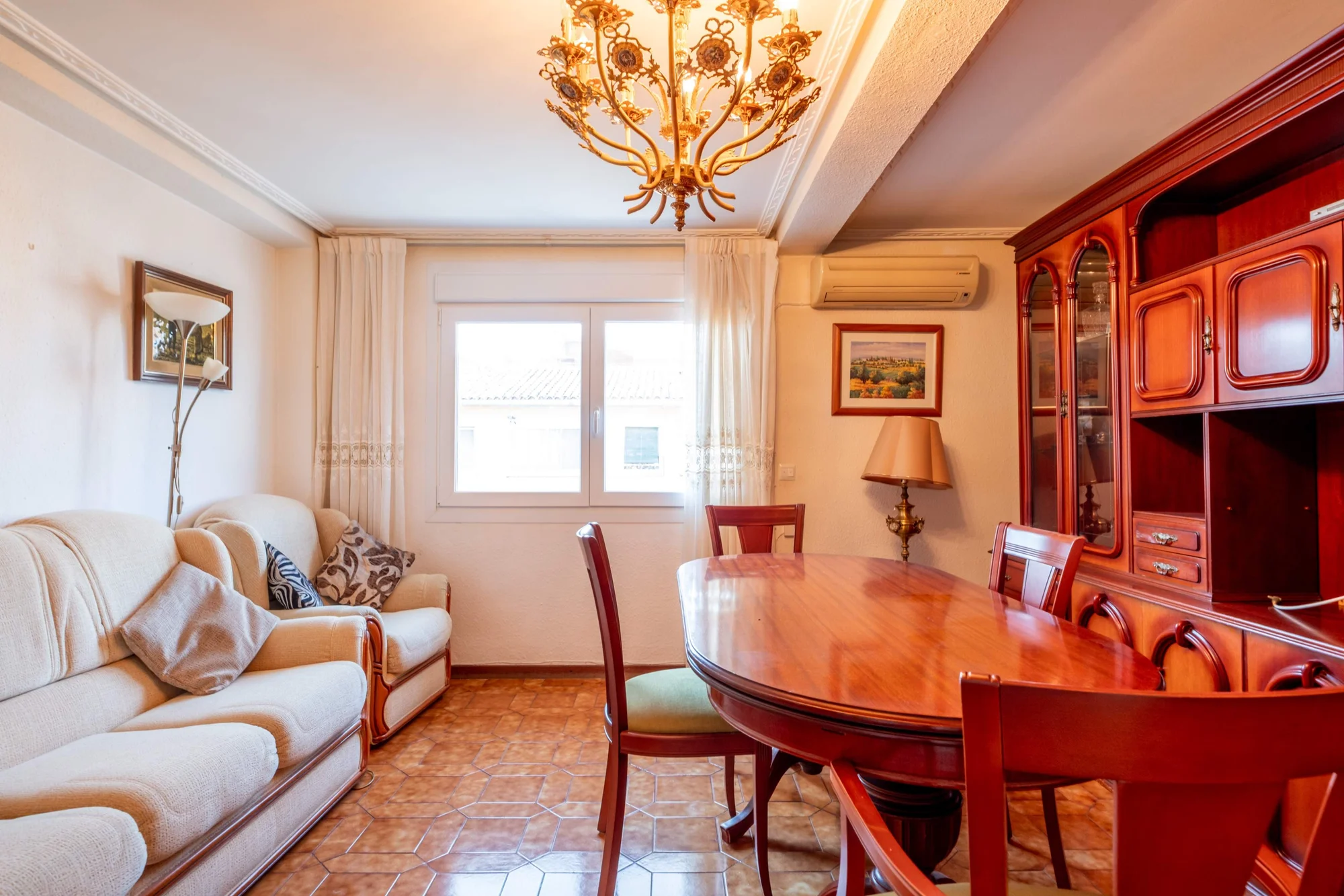 Bright exterior Picarral flat, 3 bedrooms