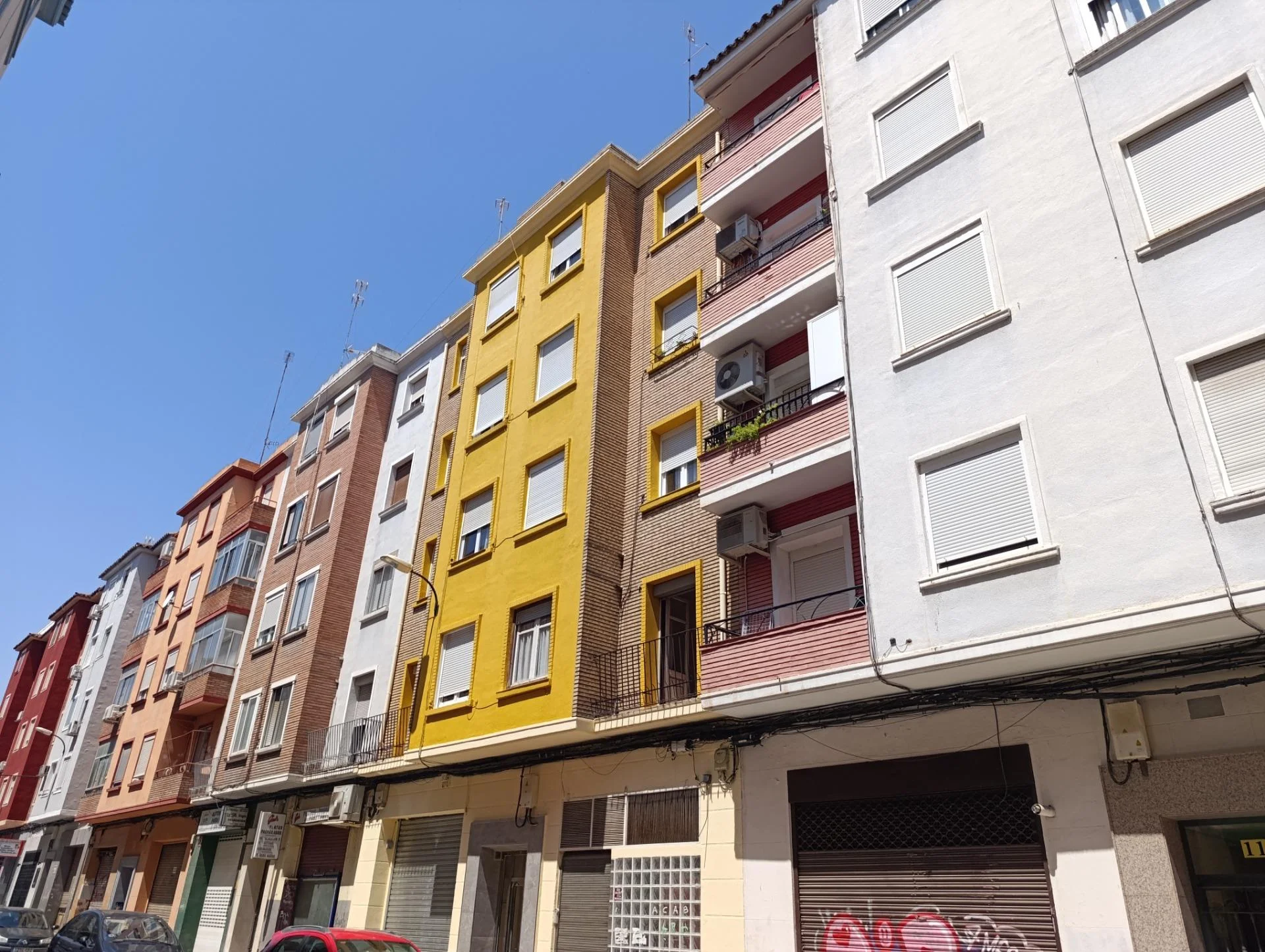 Piso para reformar en Delicias, cuatro dormitorios