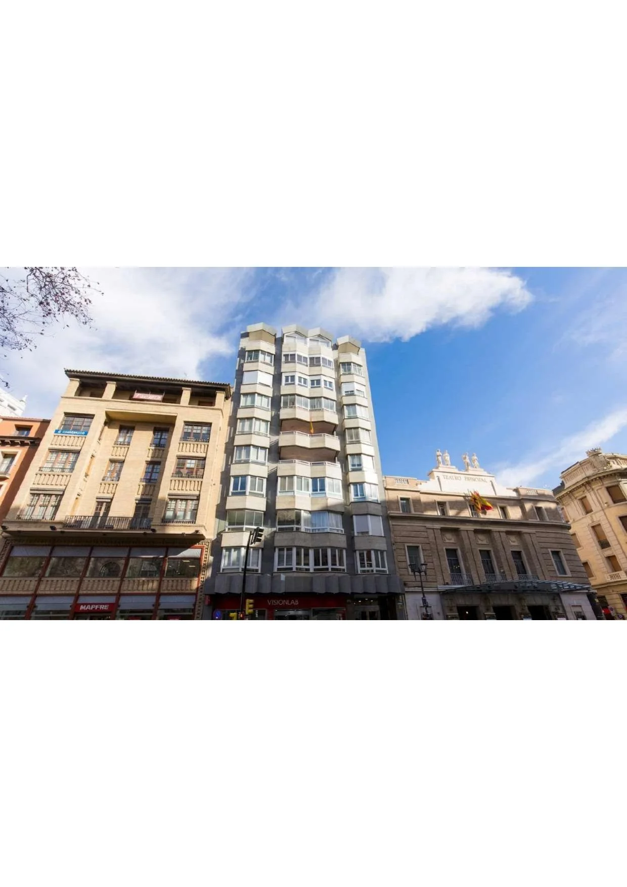 Central Zaragoza clinic conversion opportunity