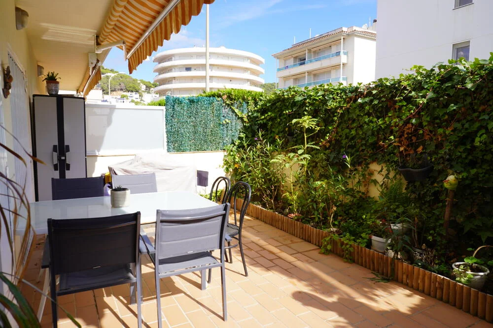 Ground-floor apartment near beach