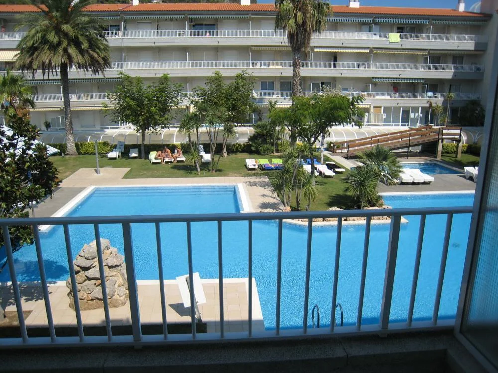 Two-bedroom apartment with pool access
