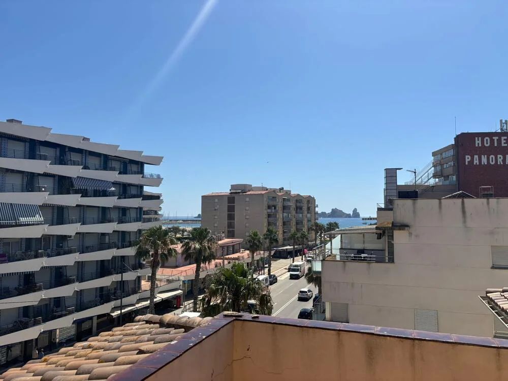 Penthouse with terraces and tourist licence