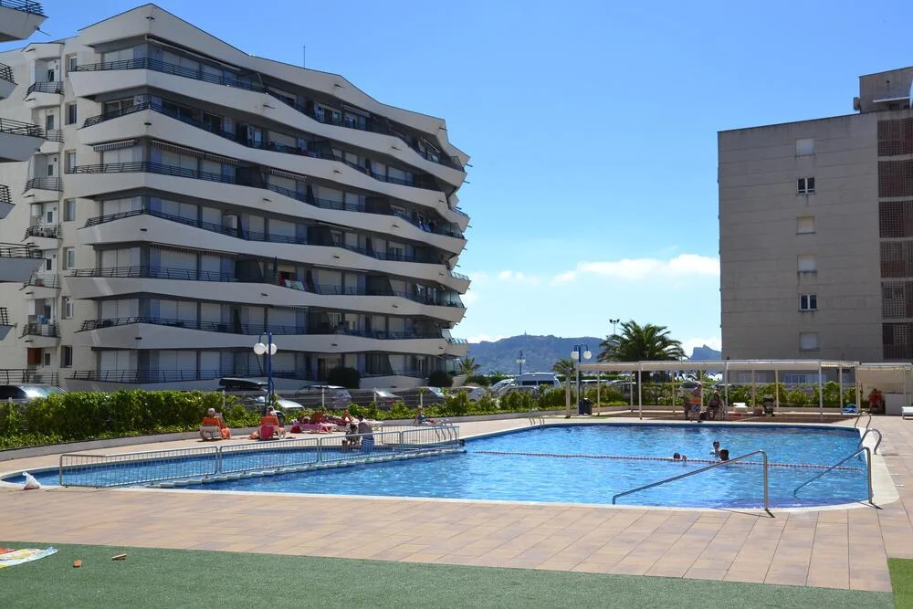 Coastal apartment with rental potential