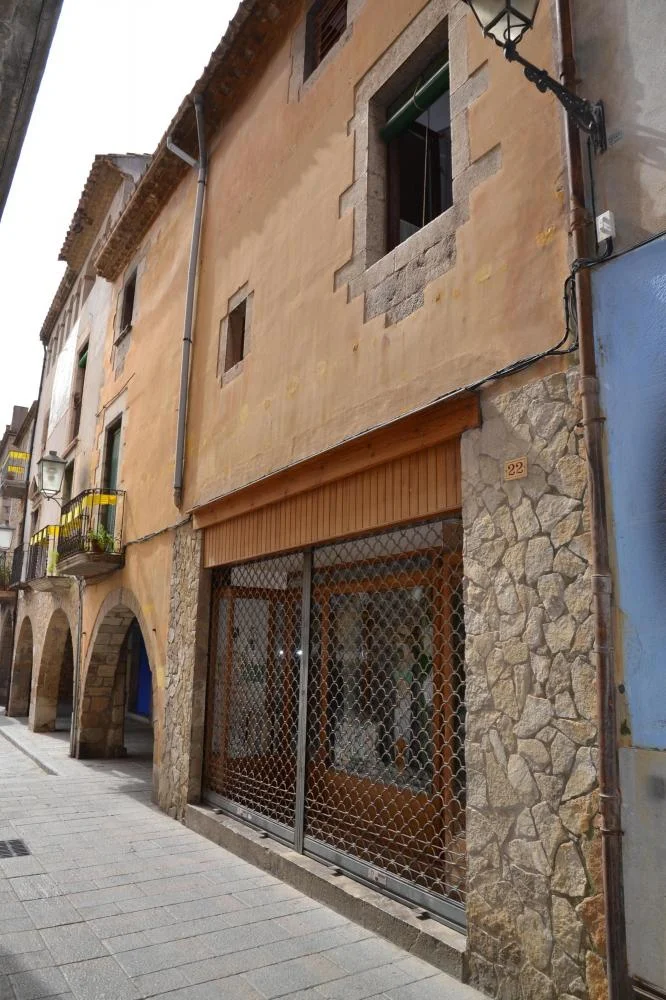 Casa adosada con tienda y loft en el centro histórico