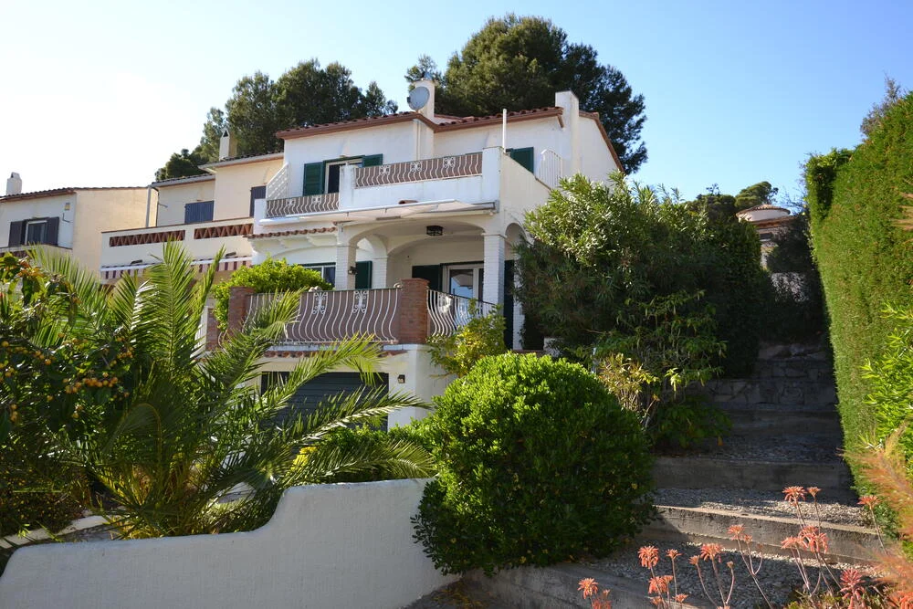 Renovated Torre Vella townhouse, 2 bedrooms
