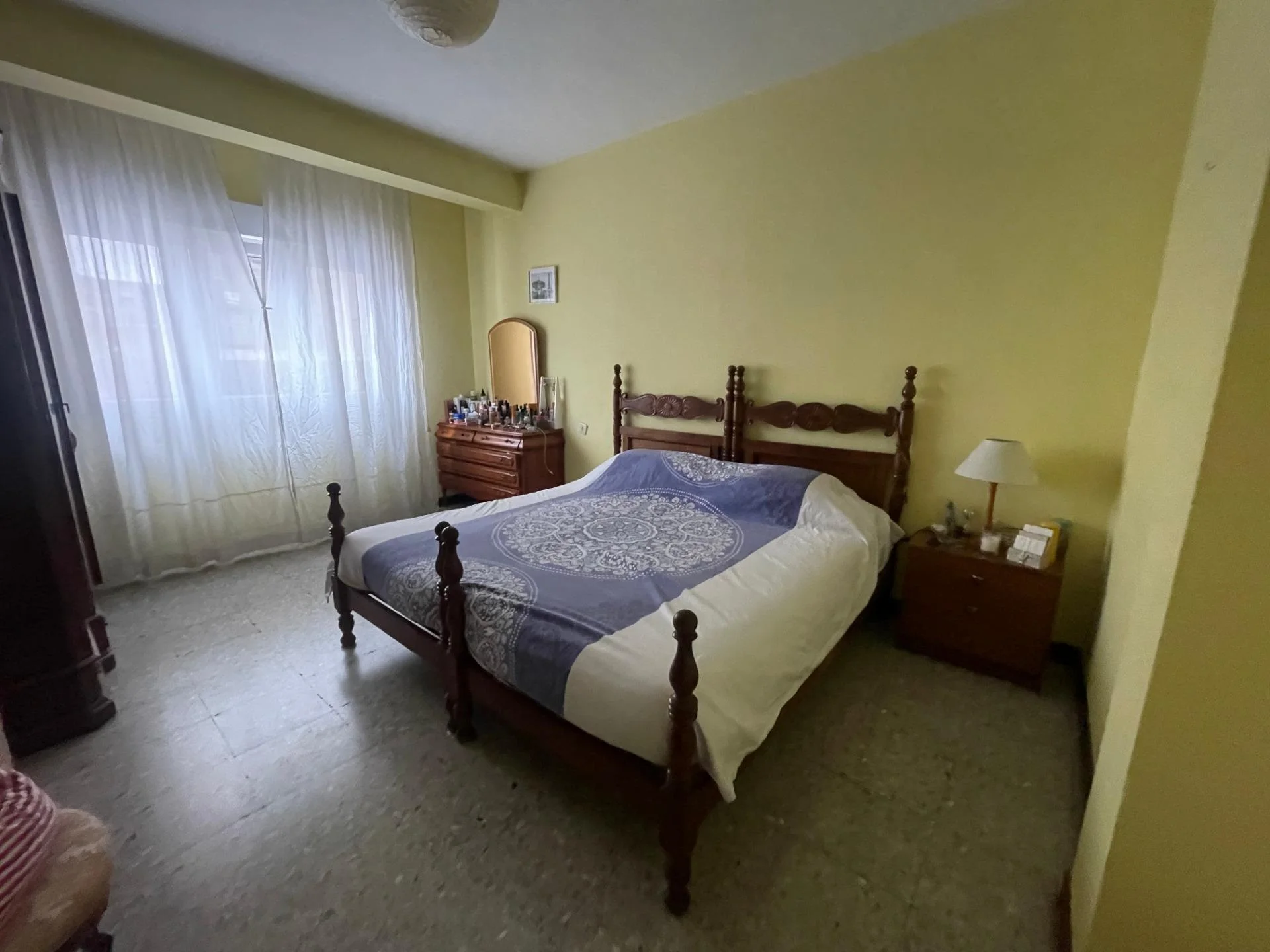 Piso de cuatro dormitorios con terraza en Santoña