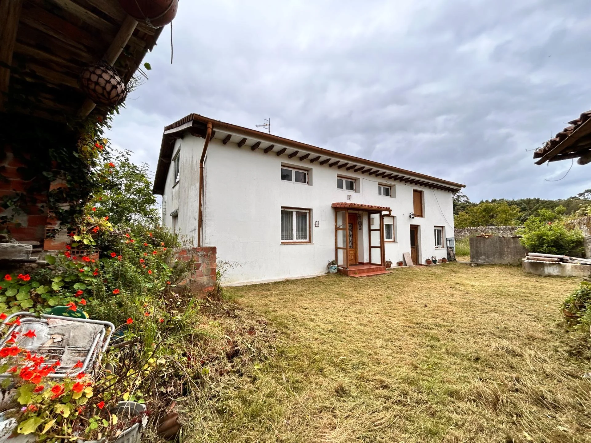 Gran casa costera en Helgueras