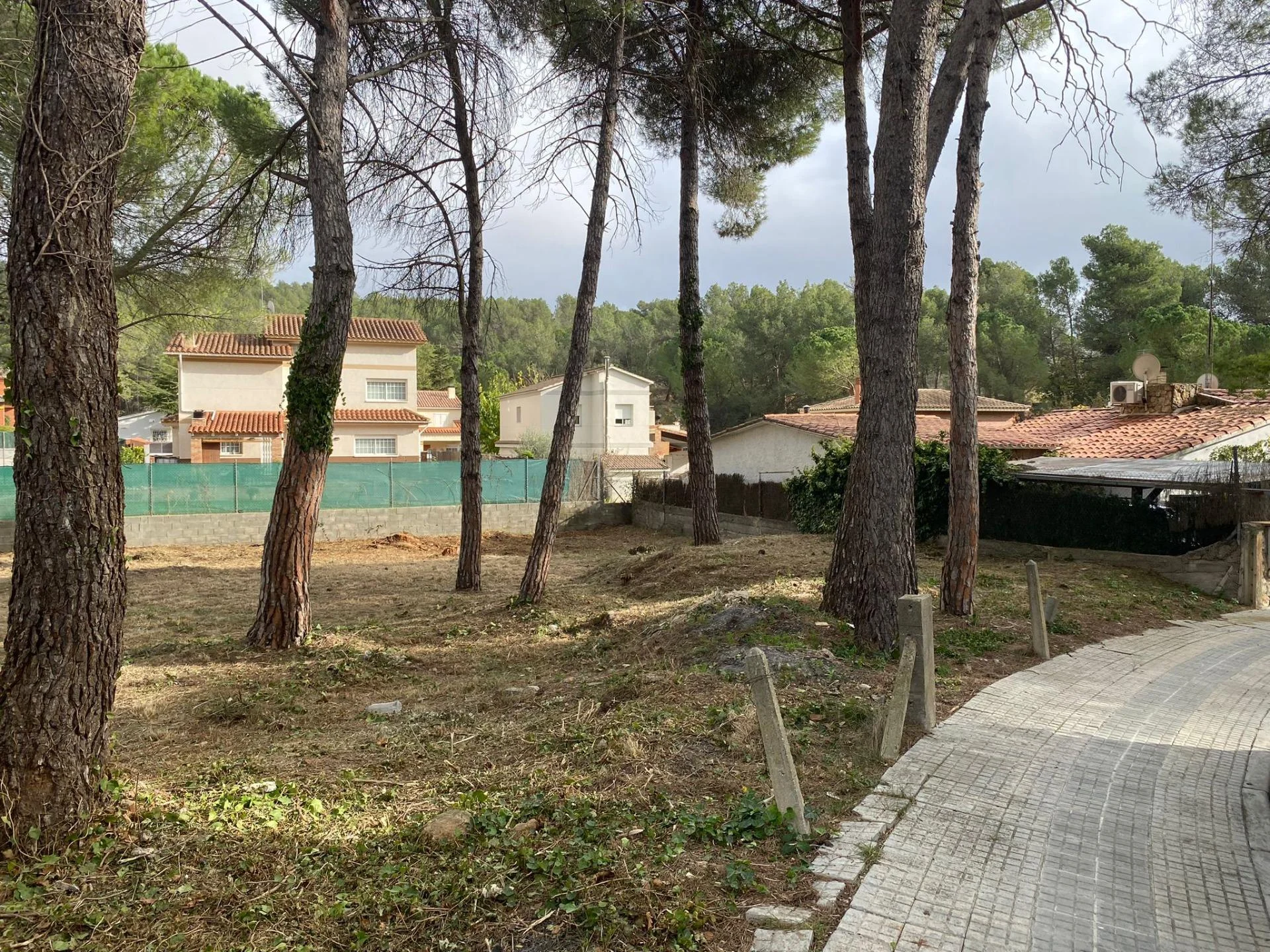 Buildable Begues Park plot, 765 m²