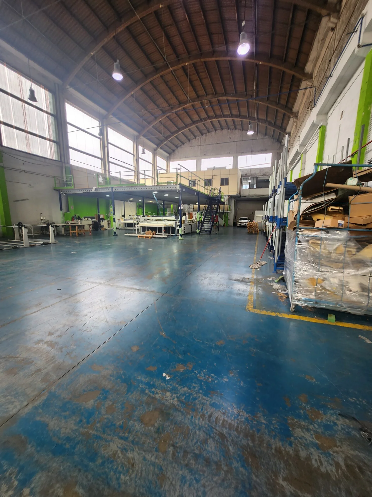 Four-unit industrial complex with partial income