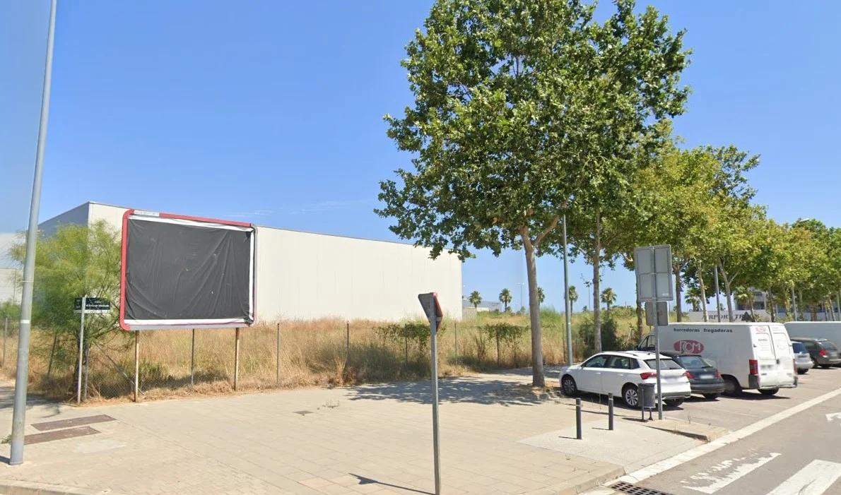 Solar industrial de 2.012 m² cerca de Barcelona
