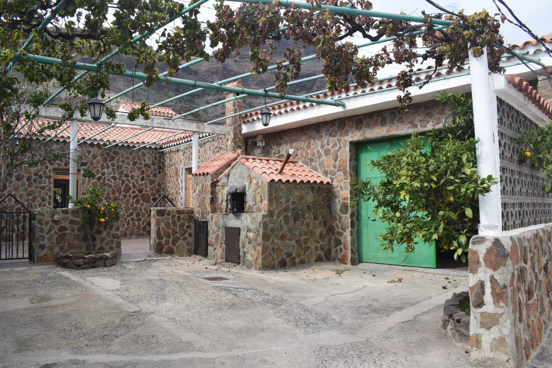 Two Fataga homes, 121 m² renovation