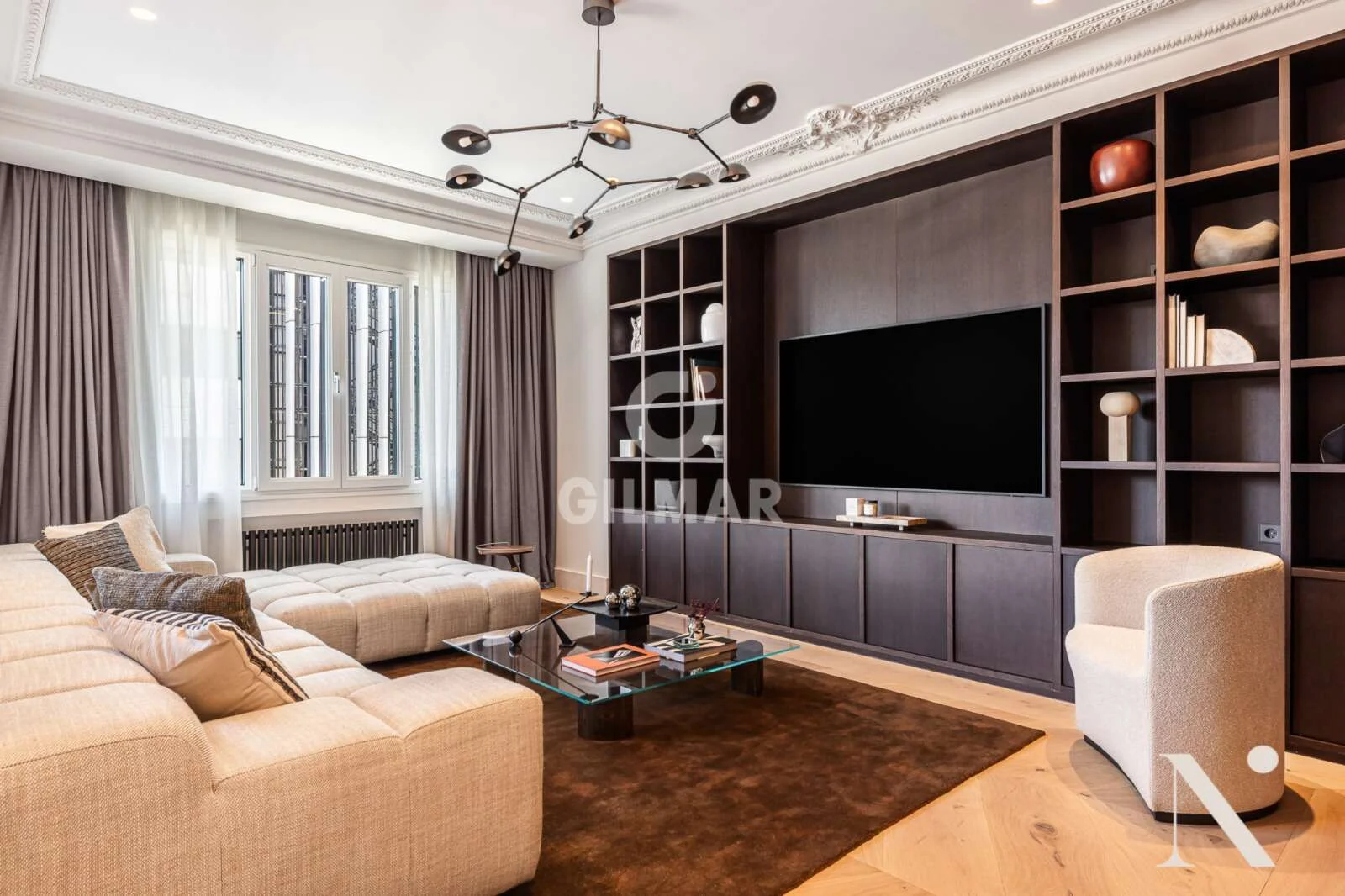 New five-bedroom flat in Lista