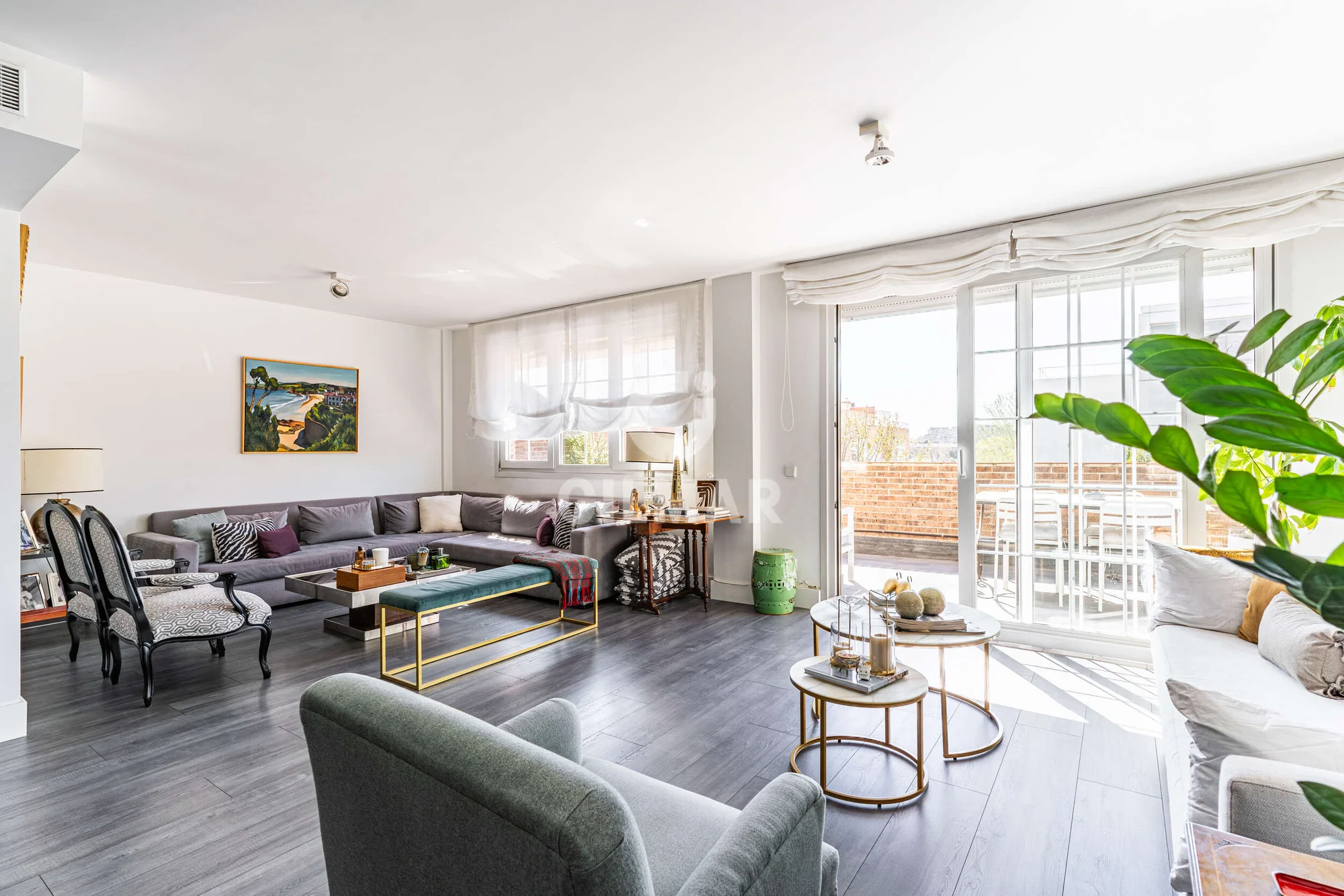 Renovated Aravaca duplex, five suites