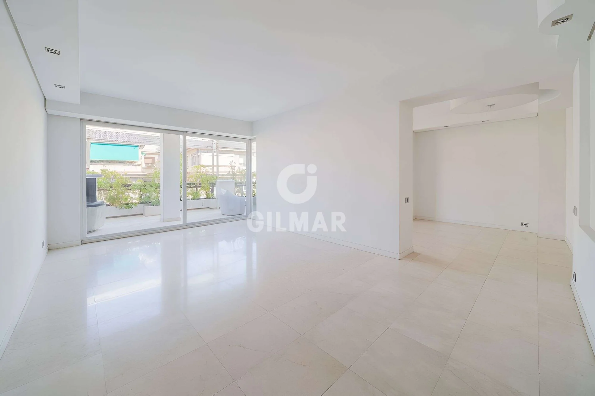 Argüelles penthouse with 25 m² terrace