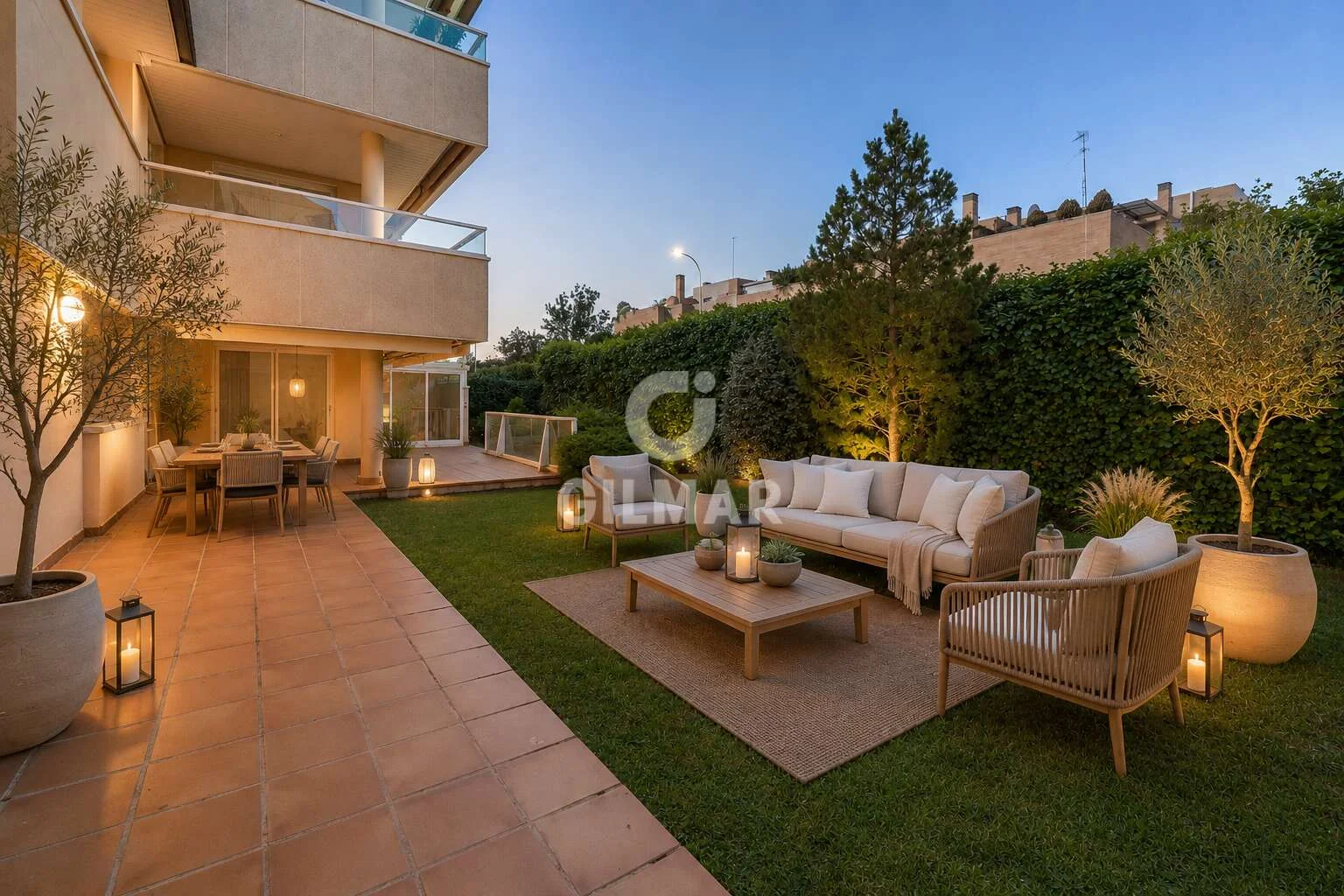 Bright ground-floor flat with terrace