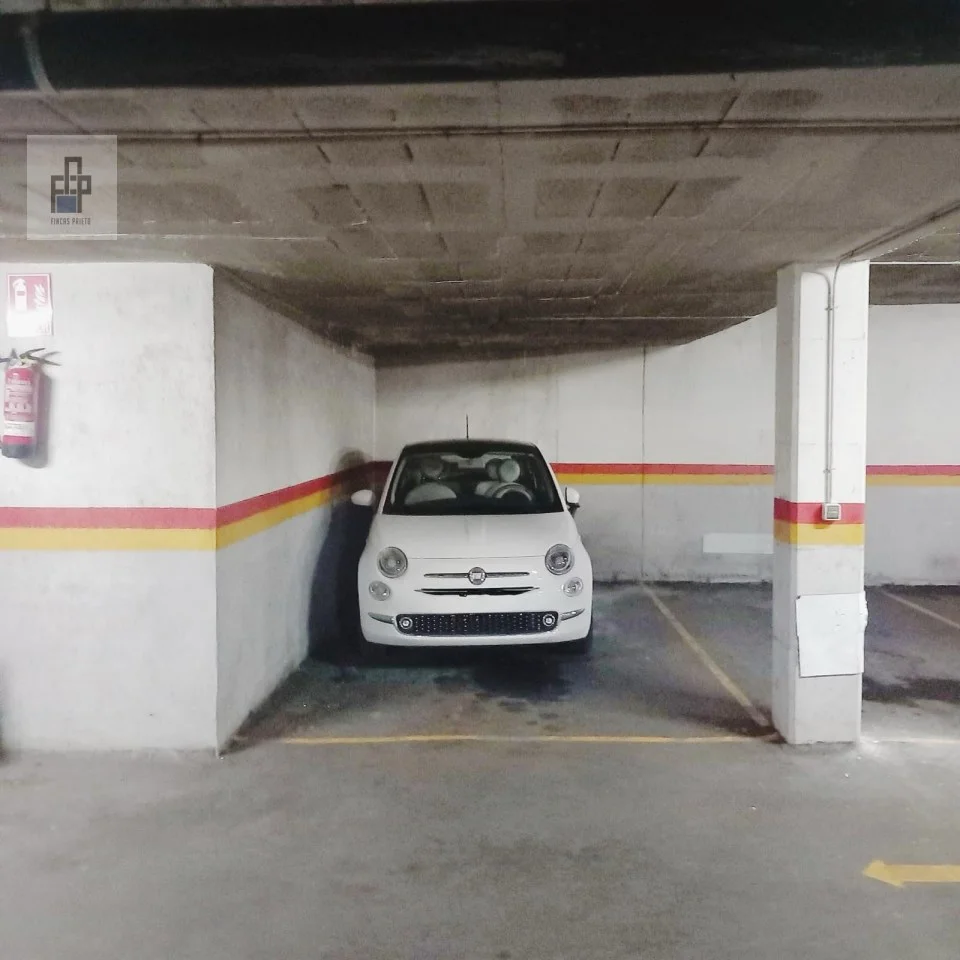 Spacious Marianao parking space, 24 m²