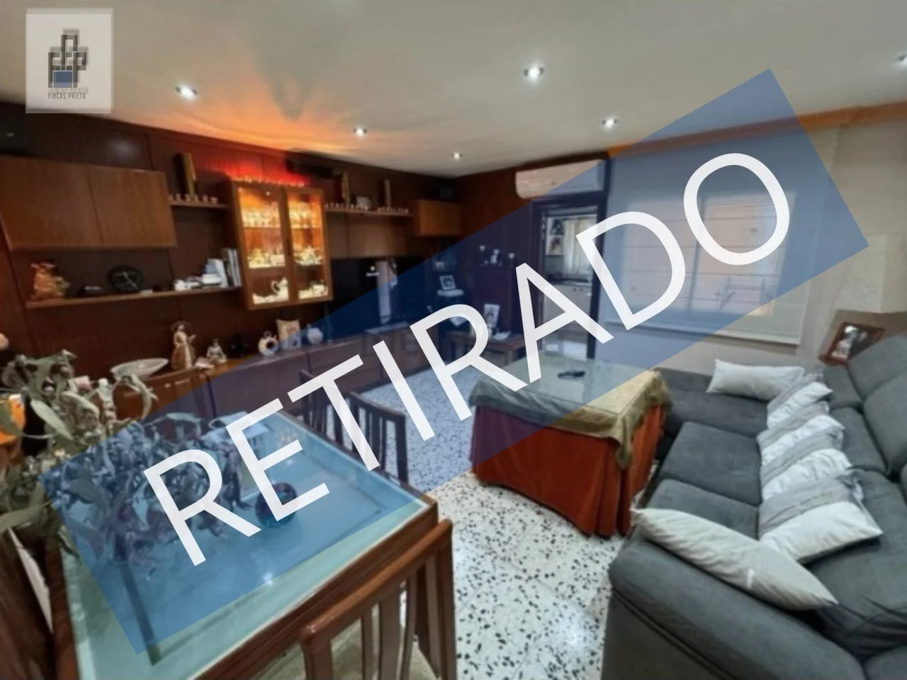 Piso exterior en Marianao con tres habitaciones