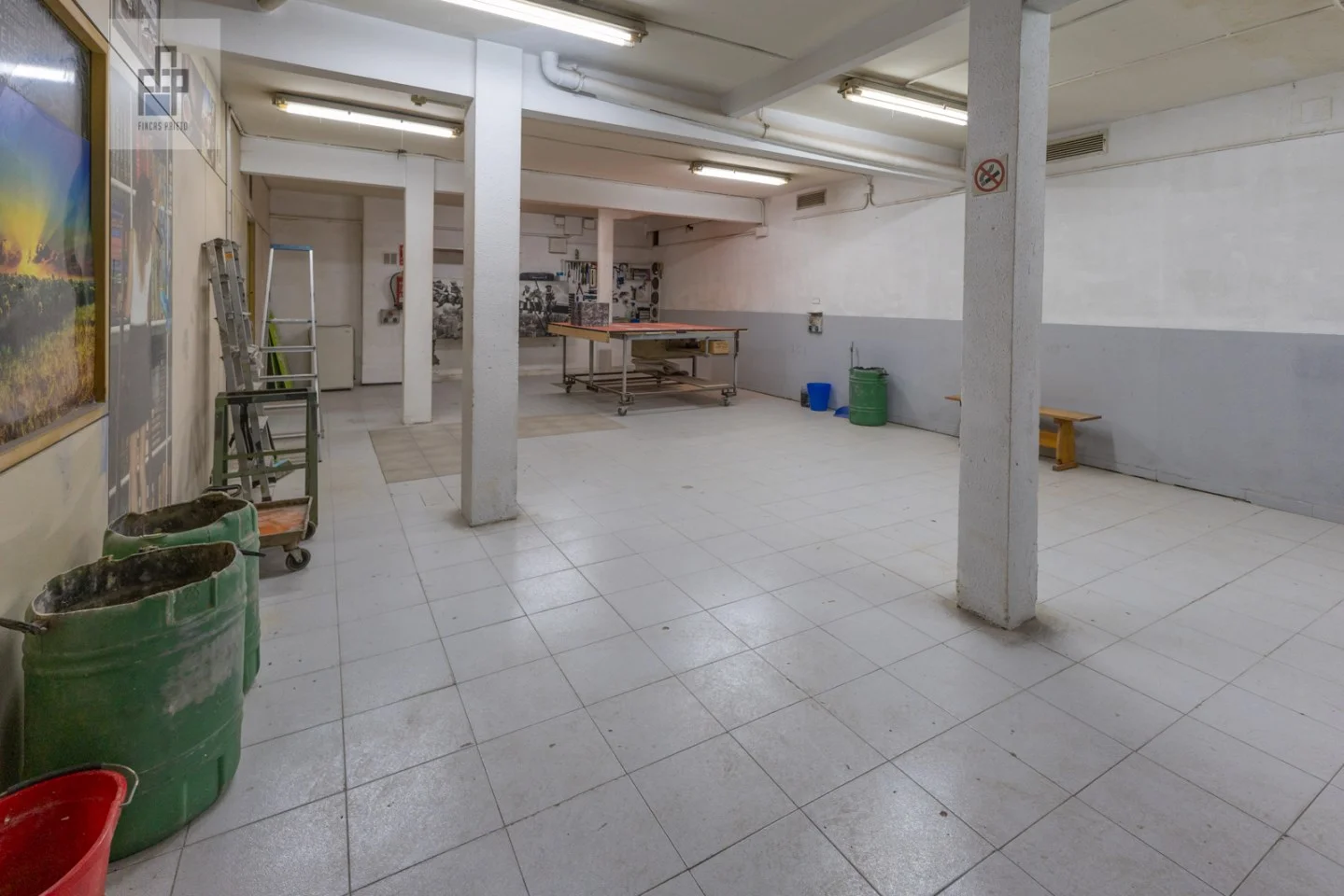Amplio local comercial en Centre, 280 m²