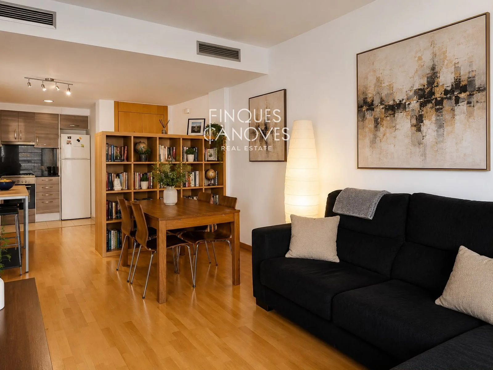 Piso luminoso con balcón en Sant Narcís