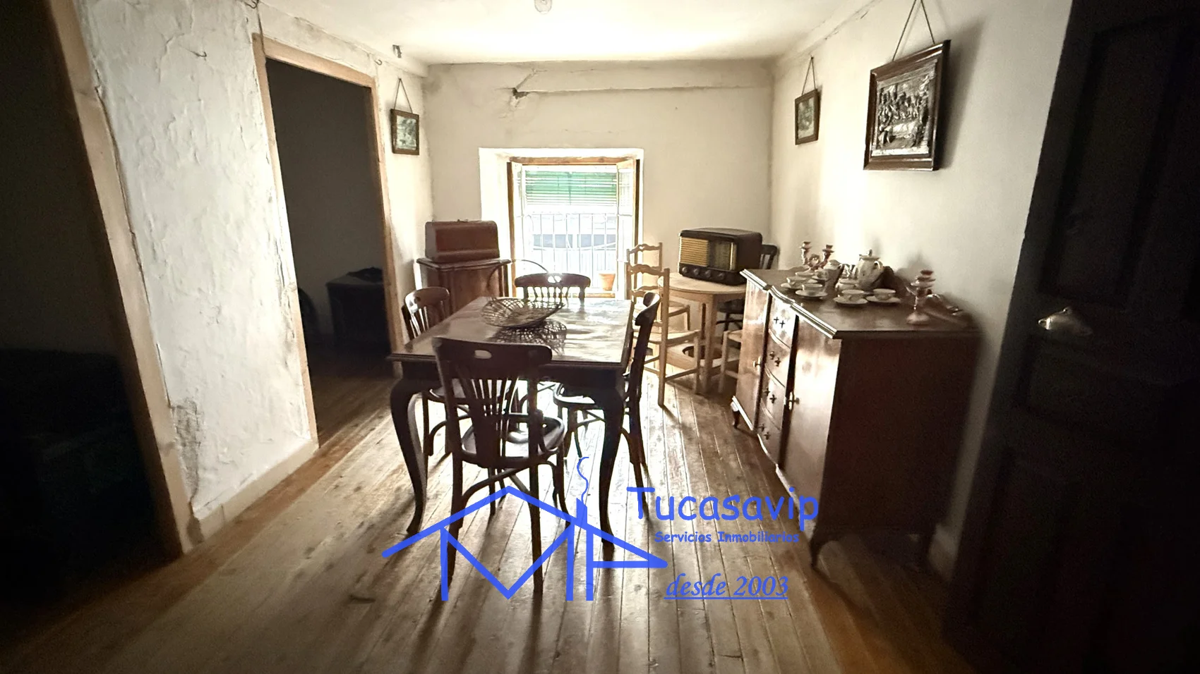 Casa mixta con bar céntrico