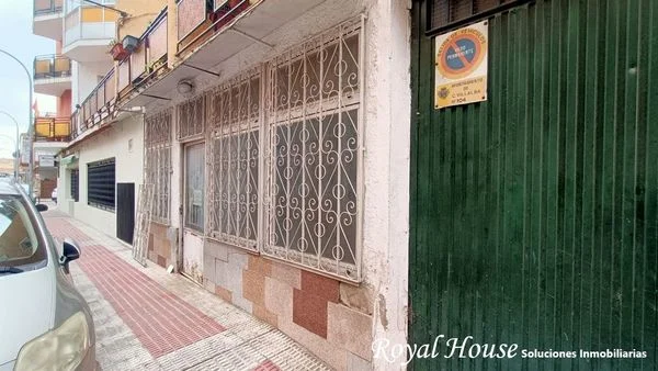 Street-level commercial unit, 75 m²