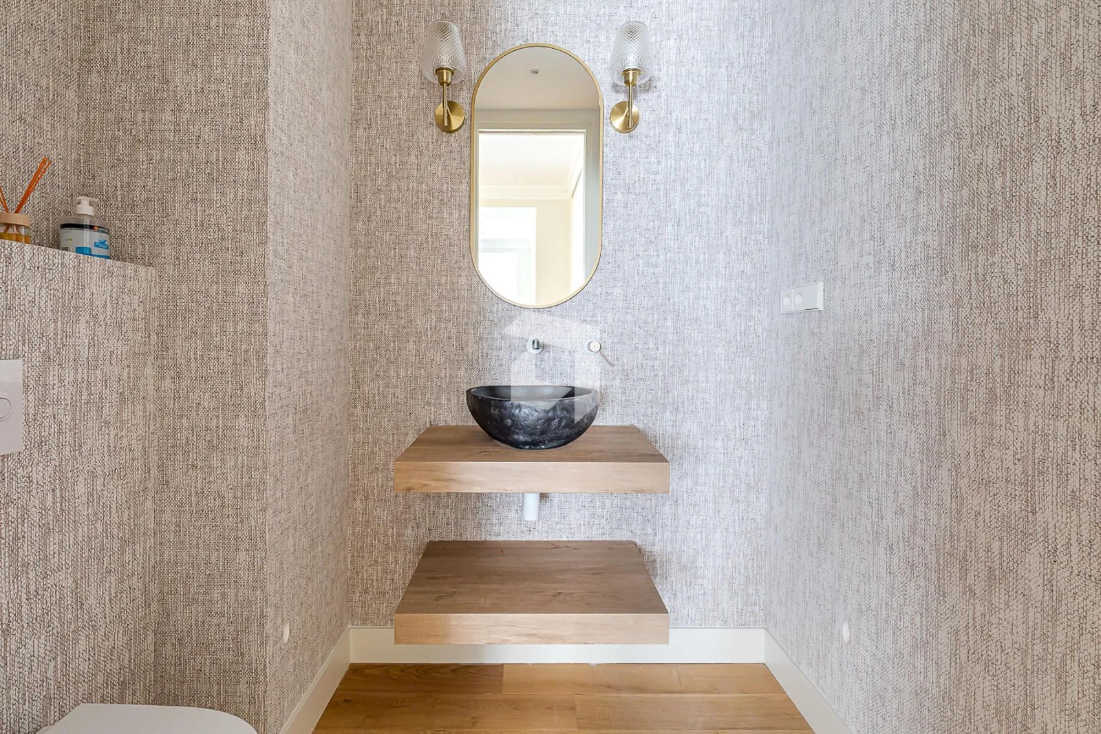 Refurbished Goya flat with three suites