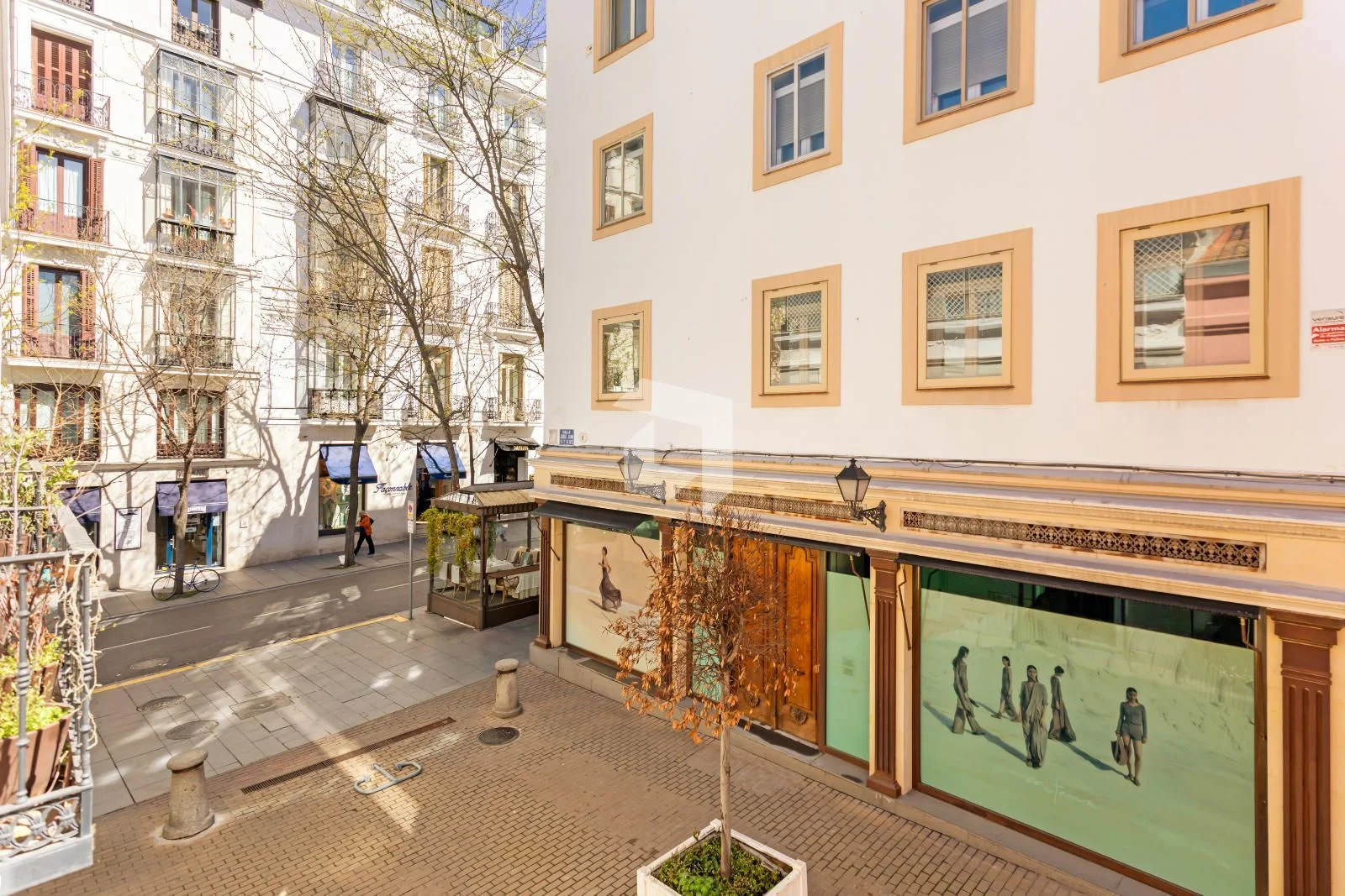 Piso reformado en Recoletos, 170 m²