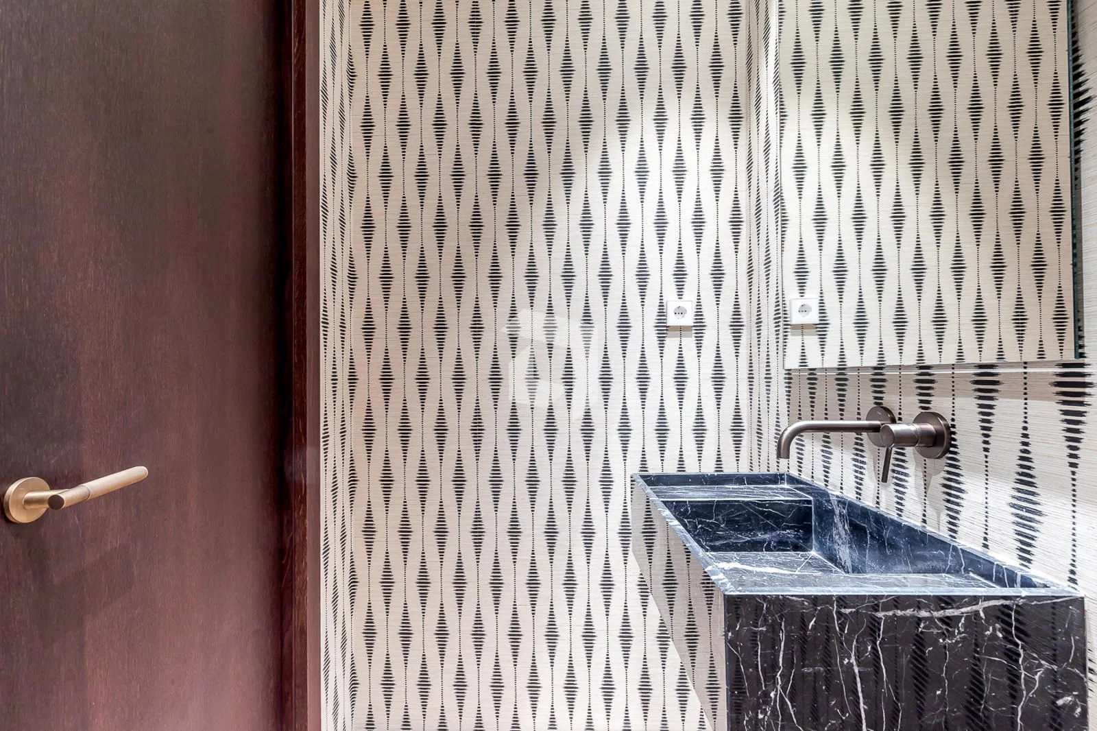 Refurbished Recoletos flat, four suites