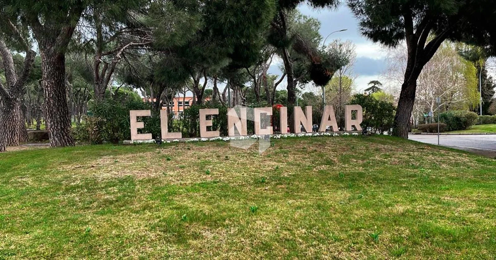 Adosado con piscina privada y 5 dormitorios
