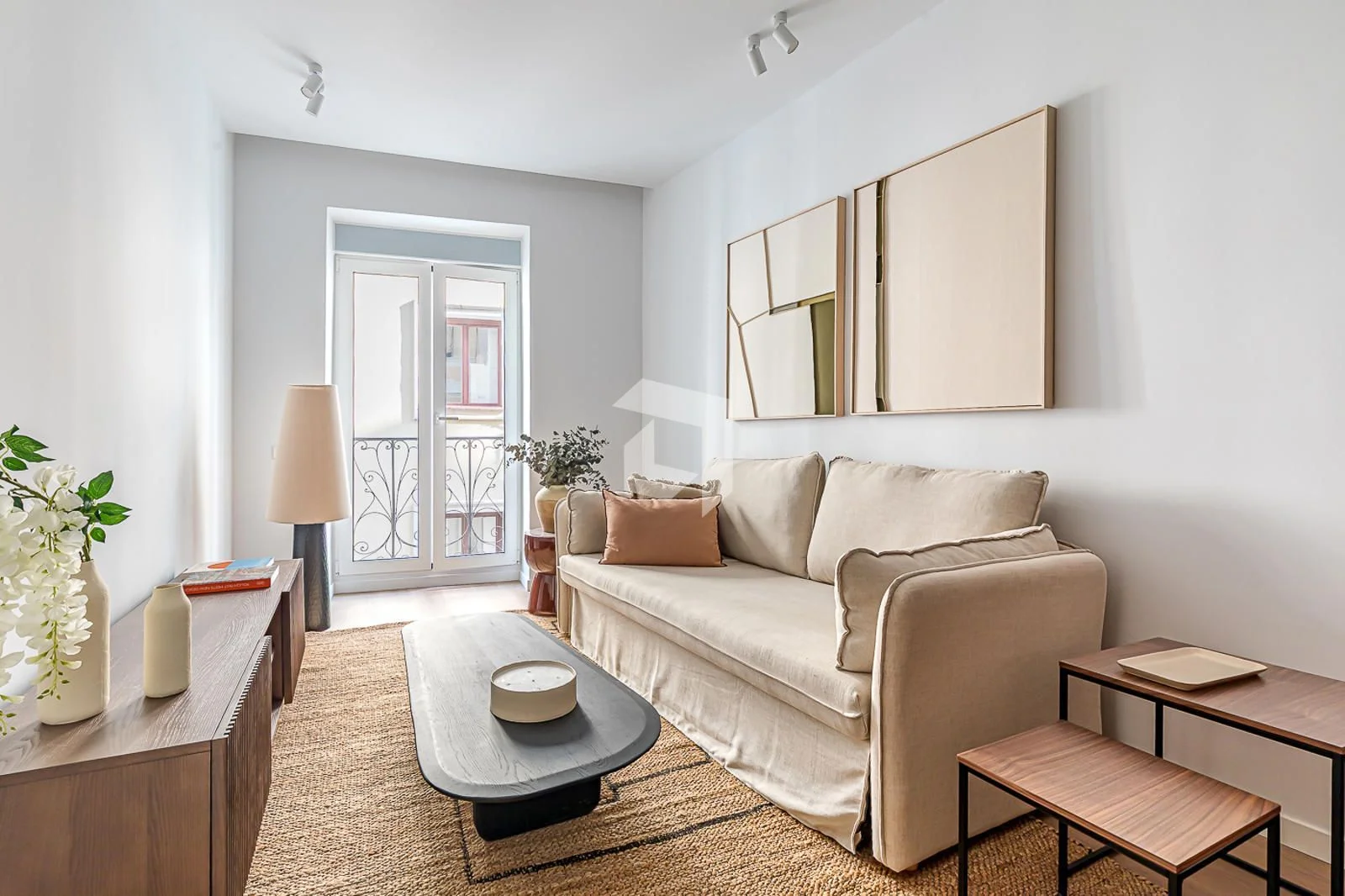 Reformed Justicia flat, 65 m², furnished