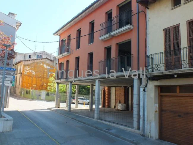 Local comercial céntrico en construcción