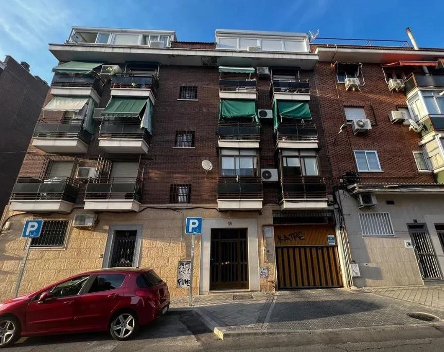 Garaje subterráneo en Vallecas