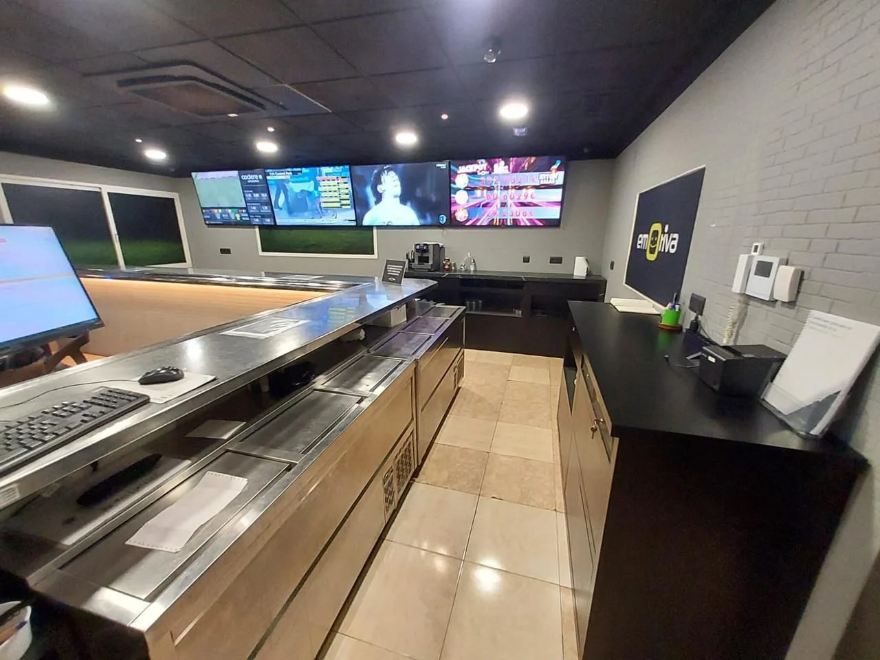 Reformed tenanted commercial unit, 250 m²