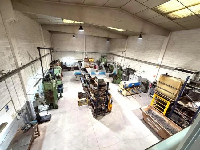 Nave industrial en Canovelles, 313 m²