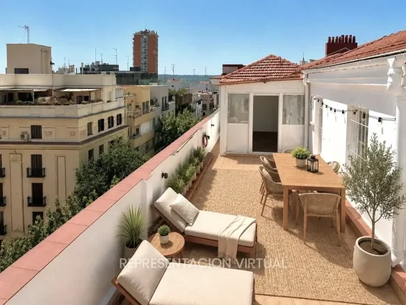 Renovated Argüelles penthouse with terrace