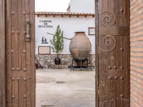 Award-winning winery with 1,100 m² facilities