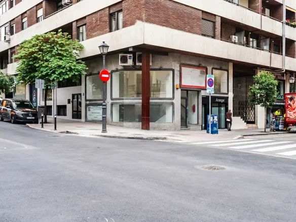 Local comercial en esquina de 100 m²