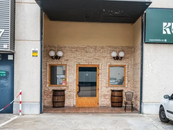 270 m² industrial premises in Meco