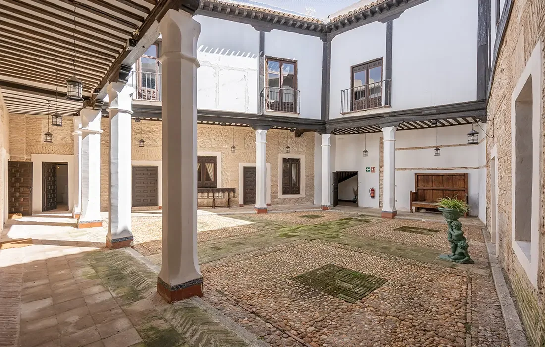 Proyecto hotelero histórico con 21 habitaciones
