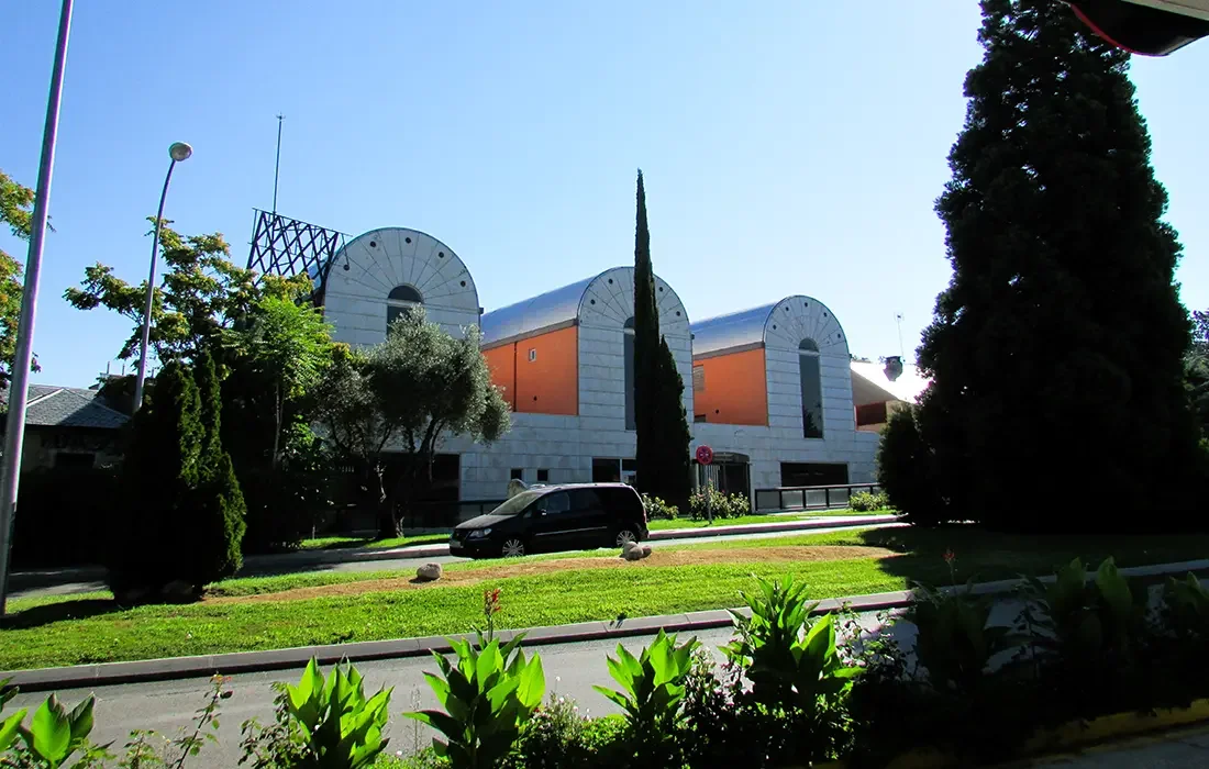 Edificio mixto reformado de 2.700 m²