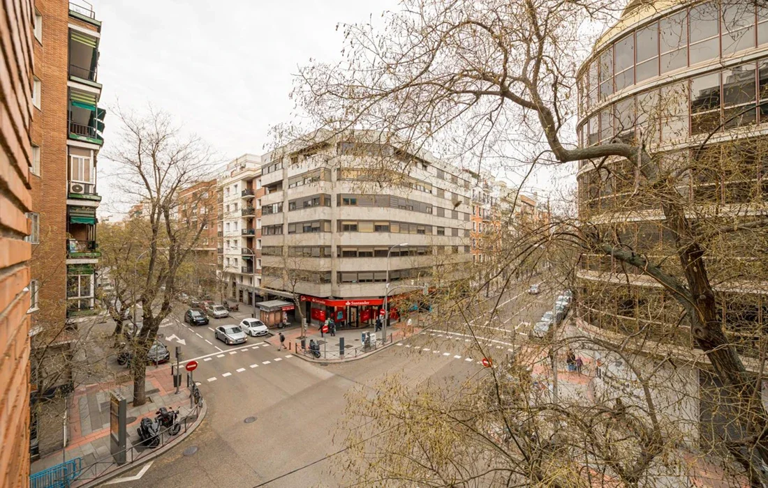 Renovated Argüelles flat, three bedrooms
