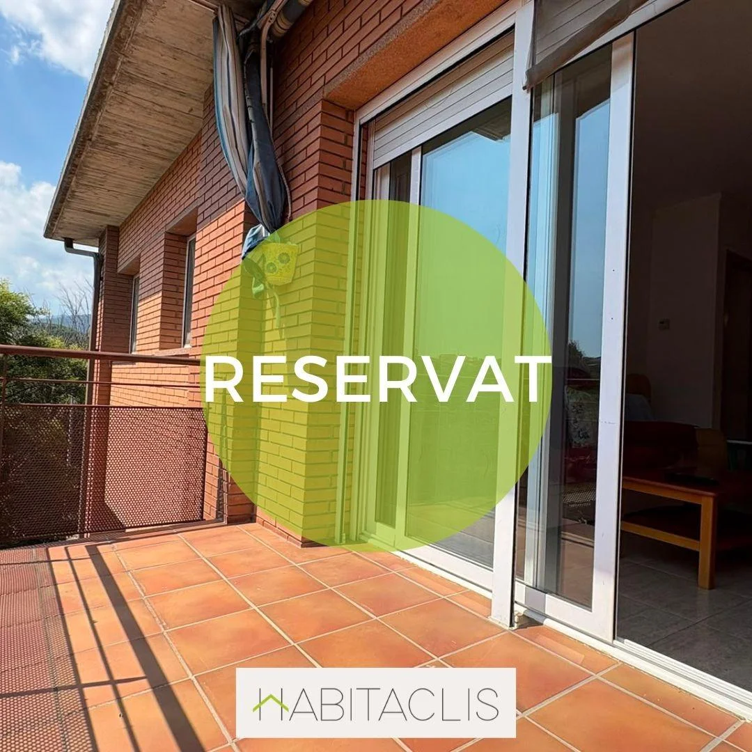 Spacious Sant Celoni flat, three bedrooms