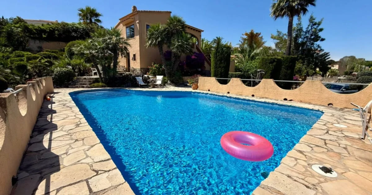 Chalet con apartamento independiente, 3 dormitorios