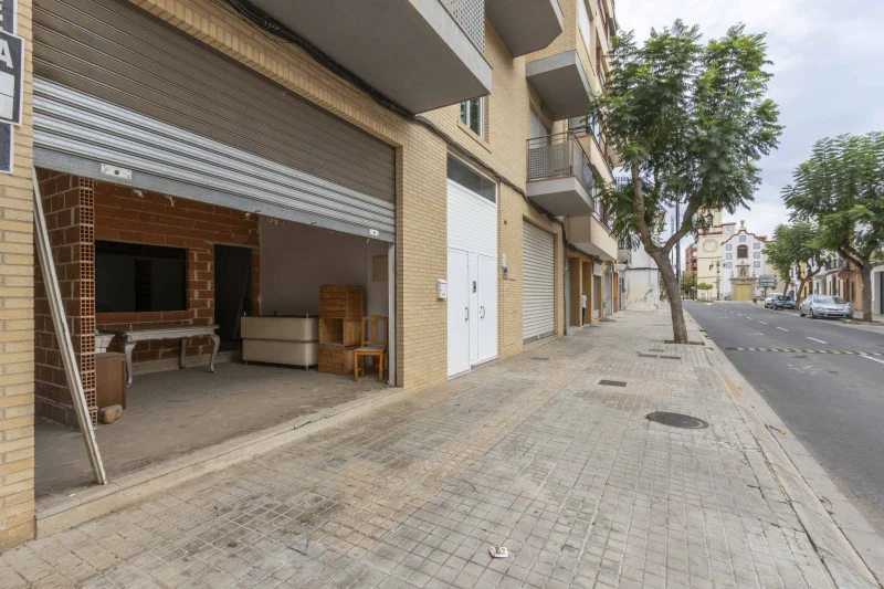 Commercial premises with terrace, 154 m²