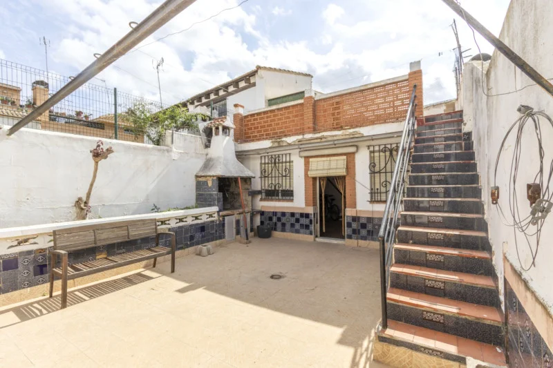 Casa amplia en Valencia con terrazas